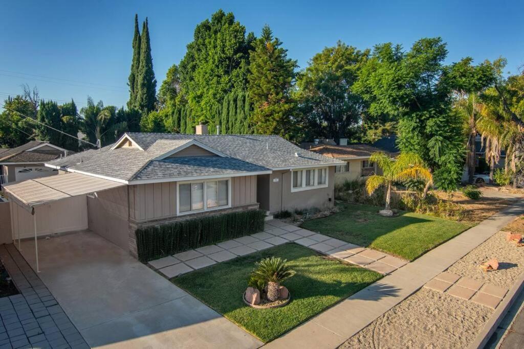 Large Home With Pool + Jacuzzi Los Angeles Exterior photo