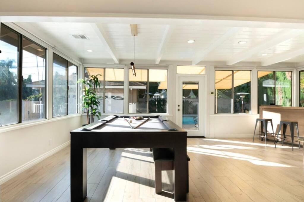 Large Home With Pool + Jacuzzi Los Angeles Exterior photo