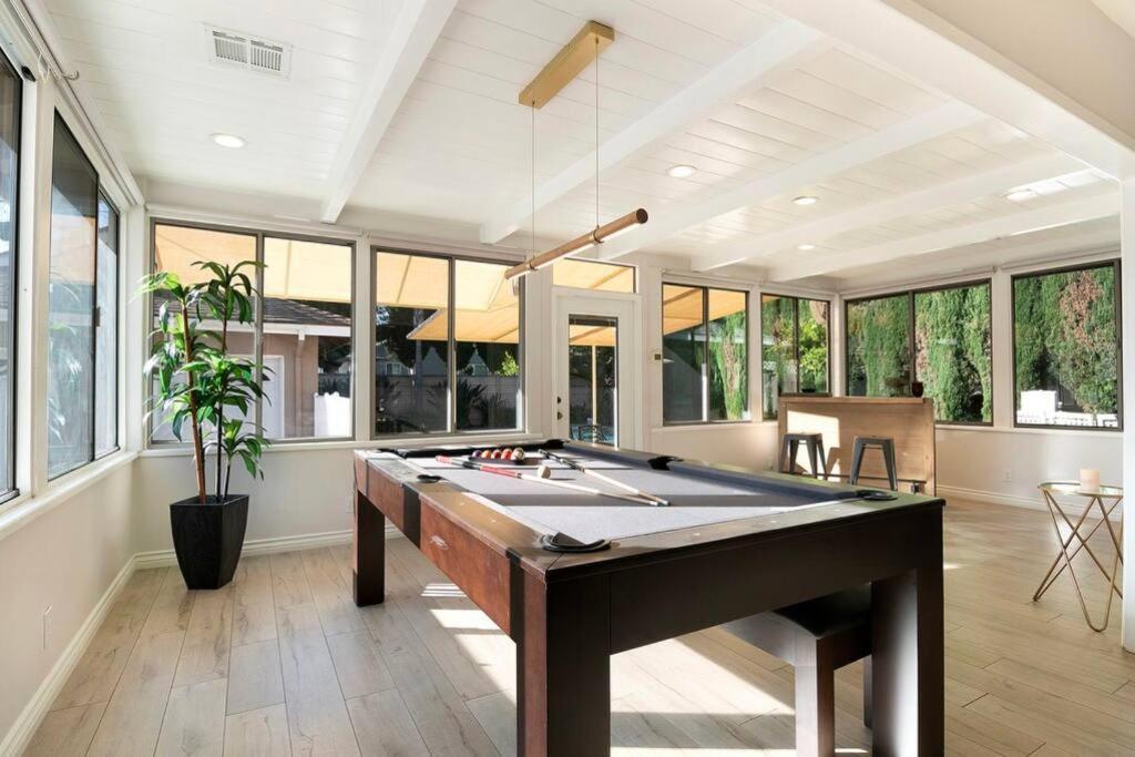 Large Home With Pool + Jacuzzi Los Angeles Exterior photo