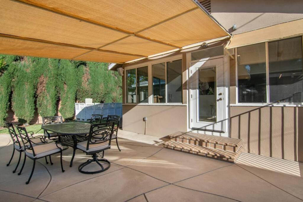 Large Home With Pool + Jacuzzi Los Angeles Exterior photo